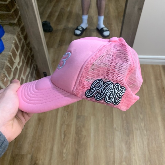 Pink trucker hat - Picture 4 of 6